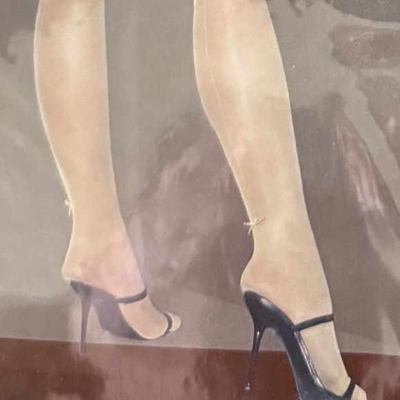 Leg Avenue, Sheer Pantyhose with Back Seam and Bow, Pink, OS - Picture 4 of 4